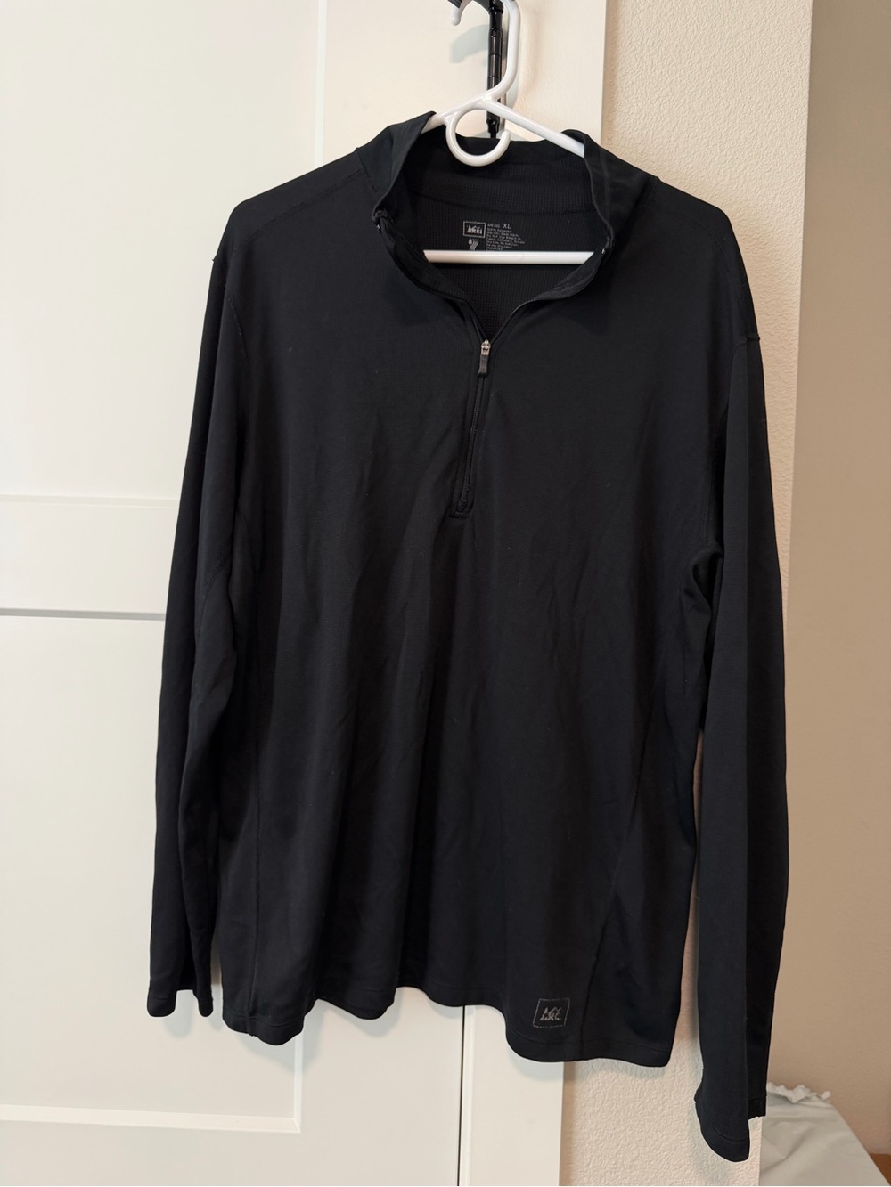 REI Men's Black Quarter-Zip Performance long sleep shirt XL